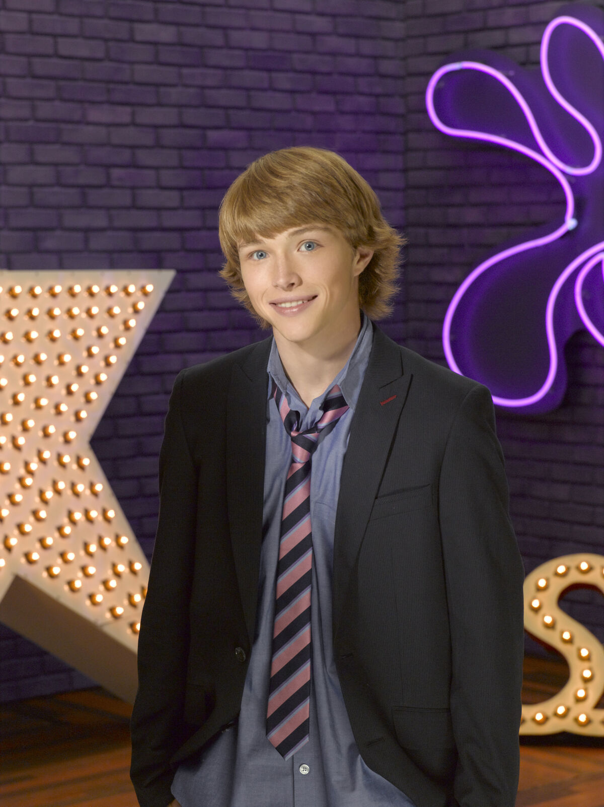 Sterling Knight - Age, Family, Bio