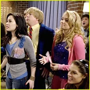 The cast of So Random! trying to get Chad's attention.