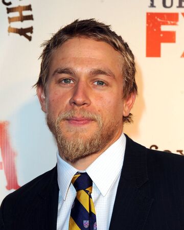 Charlie Hunnam Sons Of Anarchy Fandom Making his debut in the series' premiere episode, pilot, in the series' first season. charlie hunnam sons of anarchy fandom