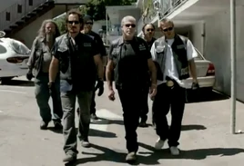 Sons-of-anarchy-promo-fruit-for-the-crows 439x300