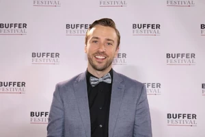 Peter Hollens | Sony Pictures Entertaiment Wiki | Fandom