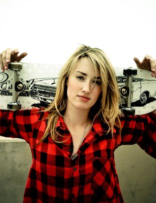 Ashley Johnson ~ Complete Wiki & Biography with Photos