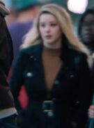 Unknown actress as Pedestrian