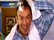 Richard spreads paint in his hair in the episode, Squeaky Clean