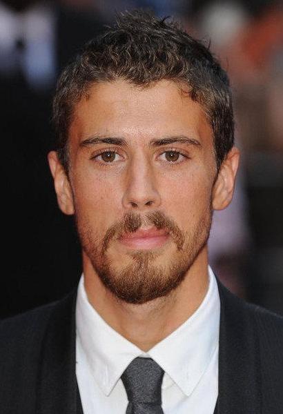 Toby Kebbell - Wikipedia