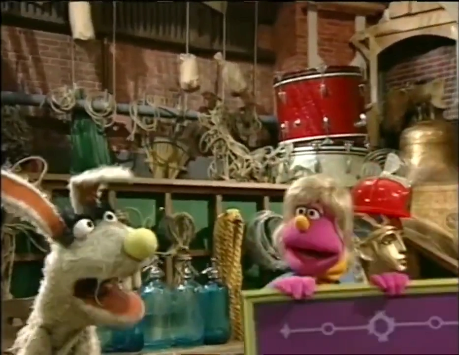 Sound Ideas, CARTOON, VIOLIN SCRATCHY VIOLIN TUNING WITH PLUCK AT END