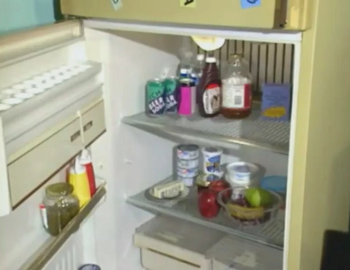 Sound Ideas, POP, CARTOON BOTTLE DOWN AND CORK UP Soundeffects Wiki