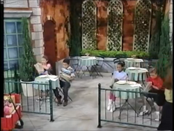 Walk Around the Block with Barney Hollywoodedge, Single Small Bell Di CRT015002.png
