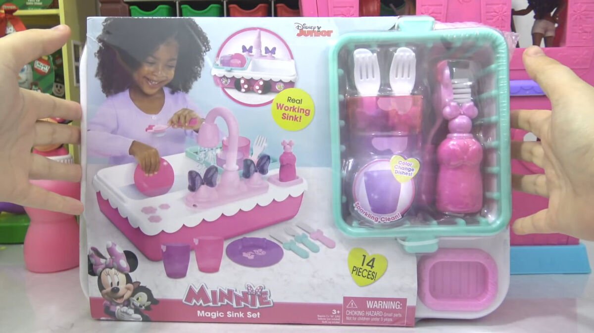 Spark kitchen sink and spark create imagine microwave set red and blue toy bundle sale