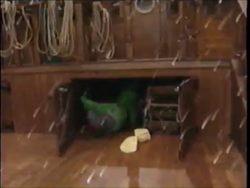Barney's Imagination Island Hollywoodedge, Decending Gong Hit CRT015808.png