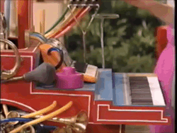 Barney's Imagination Island Hollywoodedge, Airy Bulb Horn Honk CRT021004.gif