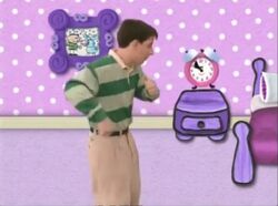 CLOCK, ALARM - LARGE ALARM CLOCK BELL RINGING Blue's Clues (6).jpg