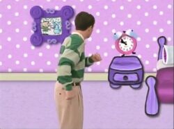 CLOCK, ALARM - LARGE ALARM CLOCK BELL RINGING Blue's Clues (4).jpg