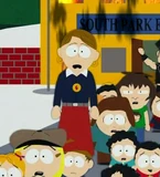 MrsStreibel2.png (138 kio) Mme. Streibel sort en courant de l'école en feu dans "Stop clopes".