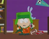 Kyle arrachant Mr. Croa dans "Amygdales" après que Cartman lui ait donné le VIH.
