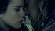 Sibyl and Gannicus kiss S3E7 