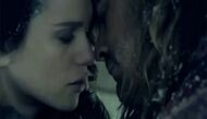 Sibyl and Gannicus kiss S3E7 