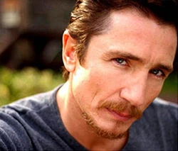 Dominic Keating