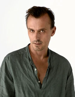 Robert Knepper