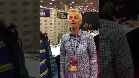 Rob_Paulsen_gives_a_shout_out_to_Spider-Man_fans_at_the_2018_Dallas_Fan_Expo