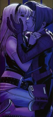 Peter (Earth-1610) kissing the Gwen Clone (Earth-1610)