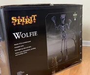 Wolfieright.jpeg (254 KB) Right side of box