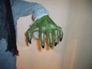 HangingWitchProto6.jpg (253 KB) Left hand