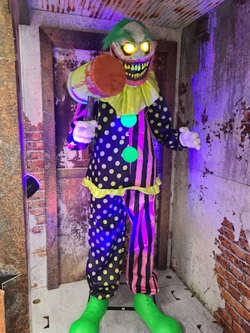 Wacky Mole Clown Spirit Halloween 2022 Wacky Mole Clown 2021 Spirit Halloween Wikia Fandom