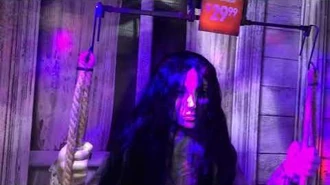 Spirit_Halloween_2018-_Empty_Soul_Girl_&_Swinging_Mechanism