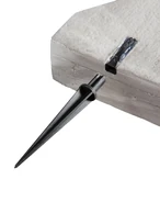 01317916-c.jpg (1.32 MB) Bottom part with stake installed up-close