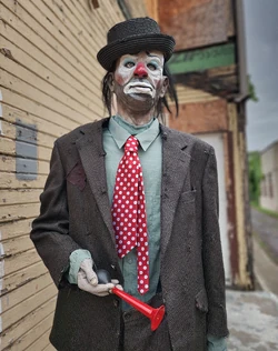 Tipsy the Clown | Spirit Halloween Wikia | Fandom