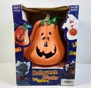 HWW3.jpeg (1.56 MB) Front of box