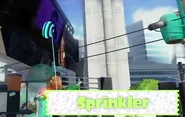 An Inkling throwing a Sprinkler.
