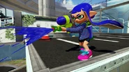 An inkling firing the splattershot