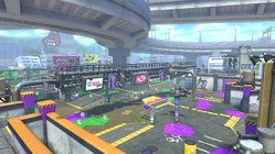 Eine, für den Schlachtmodus in Mario Kart 8 Deluxe, modifizierte Dekabahnstation