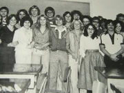 Otra imagen de sus años escolares con su clase.