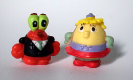 Spongebob-Mr-Krabs-and-Mrs-Puff-toy-figure-Krusty-Love