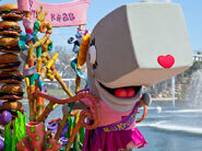 SpongeBob SquarePants - Pearl mascot costume