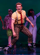 Ethan Slater como Bob Esponja en el musical de Broadway