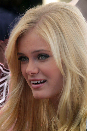 Sara Paxton