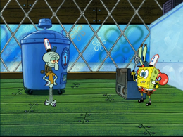 Patty Gadget vs SpongeBob