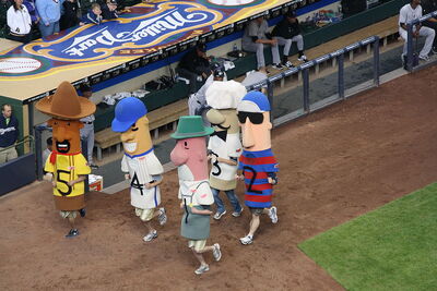 The Sausages (Milwaukee Brewers), SportsMascots Wikia