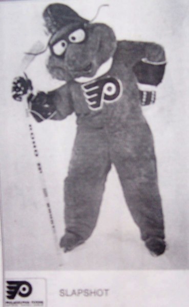 Man inside Flyers original mascot Slapshot has advice for Gritty