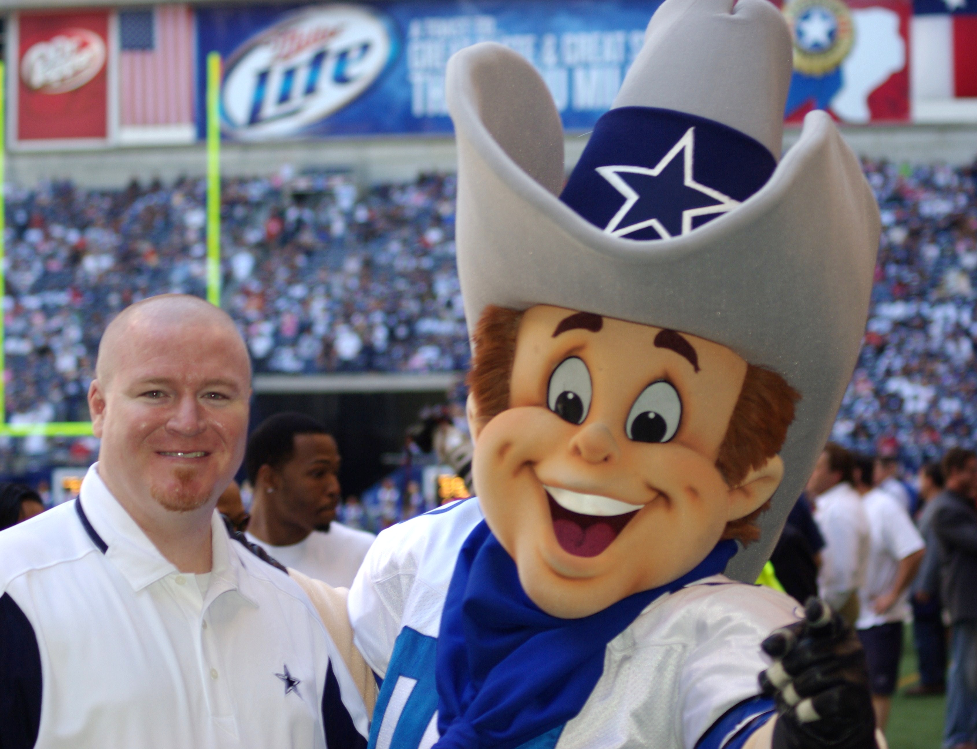 Rowdy Dallas Cowboys Holiday Mascot Bobblehead Officially Licensed by NFL