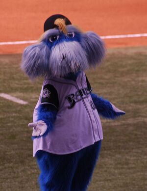 DVIDS - Images - Tampa Bay Rays Mascot and US Sailor [Image 4 of 4]