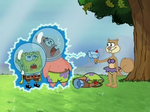 Luna koristi svoj pištolj s uspavljujućim zrakama na Spužva Bobu i Patriku