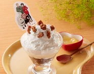 Bond's Fluffy Mini Parfait with Apple Sauce (ボンドのもふもふミニパフェアップルソース, Bondo no Mofumofu Mini Pafe Appuru Sōsu?)