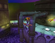 Почуяв неладное, злодей спасается бегством