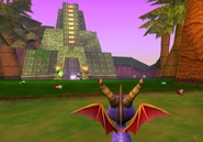 Древние деревья и пирамида