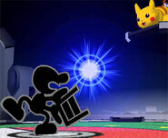 Pikachu dejando caer el rayo en el aire en Super Smash Bros. Melee.